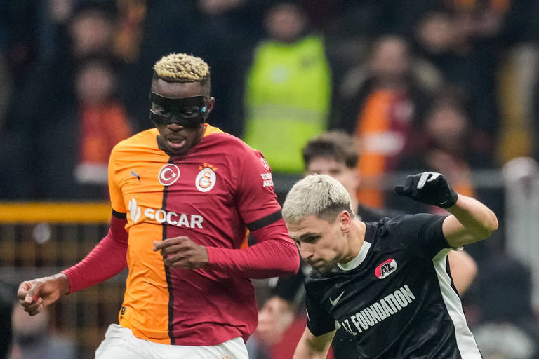 曝奥斯梅恩已与曼联达成个人协议 今夏前往梦剧场踢球